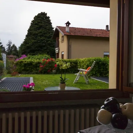 Monate Sleeps 3 Pool Appartement *
